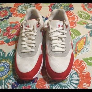 Womens 8.5 Air Max 3.26